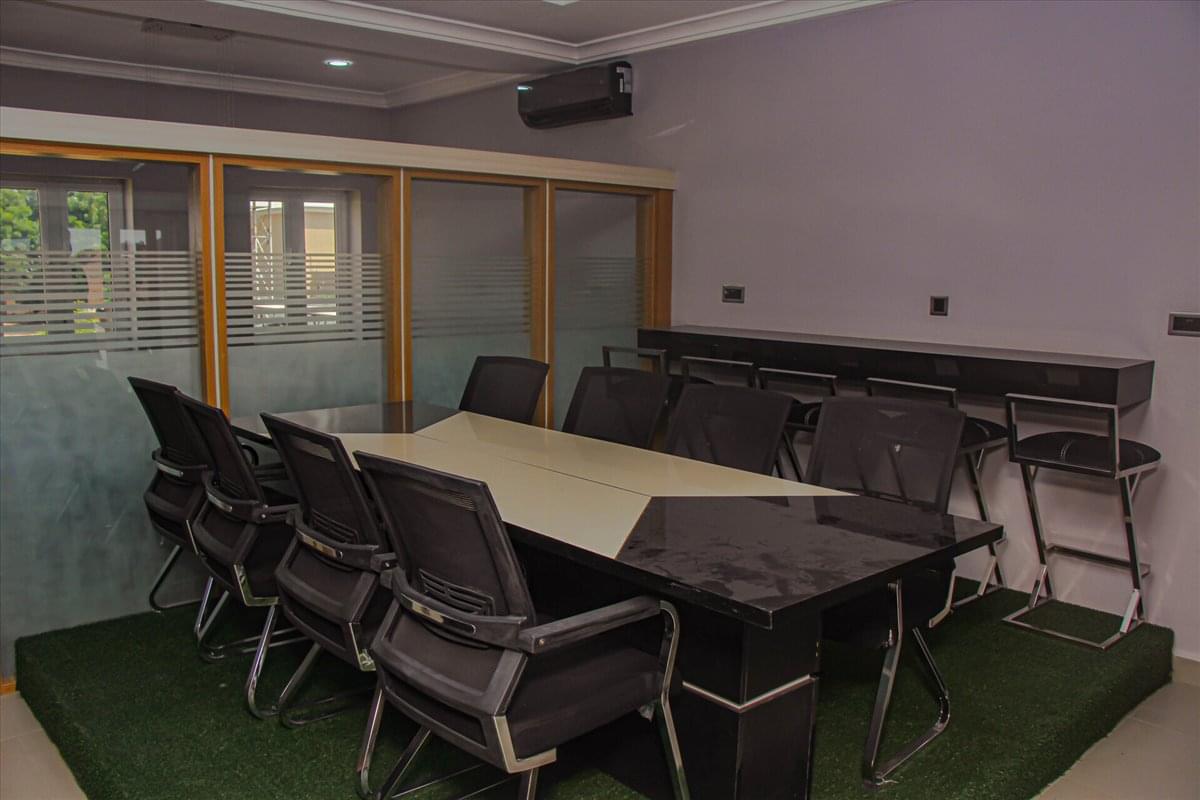 Photo of Office Space on 5050 Quorum Drive Addison