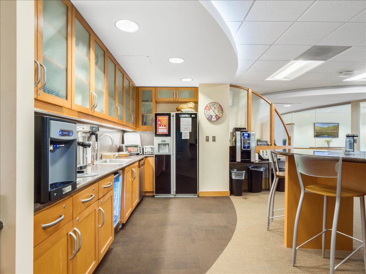 6135 Park S Dr, SouthPark Office Space - Charlotte