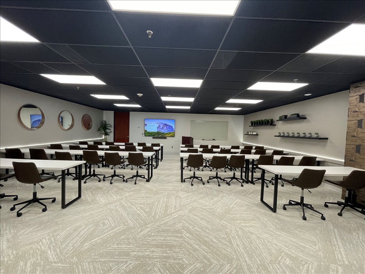 Graystone Centre, 3010 Lyndon B Johnson Fwy, 12th Fl Office Images