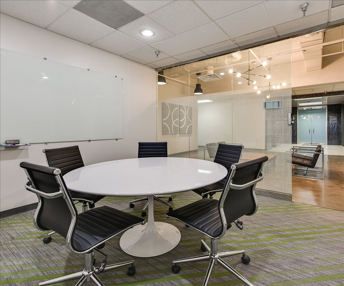 2300 Valley View Ln Office Images