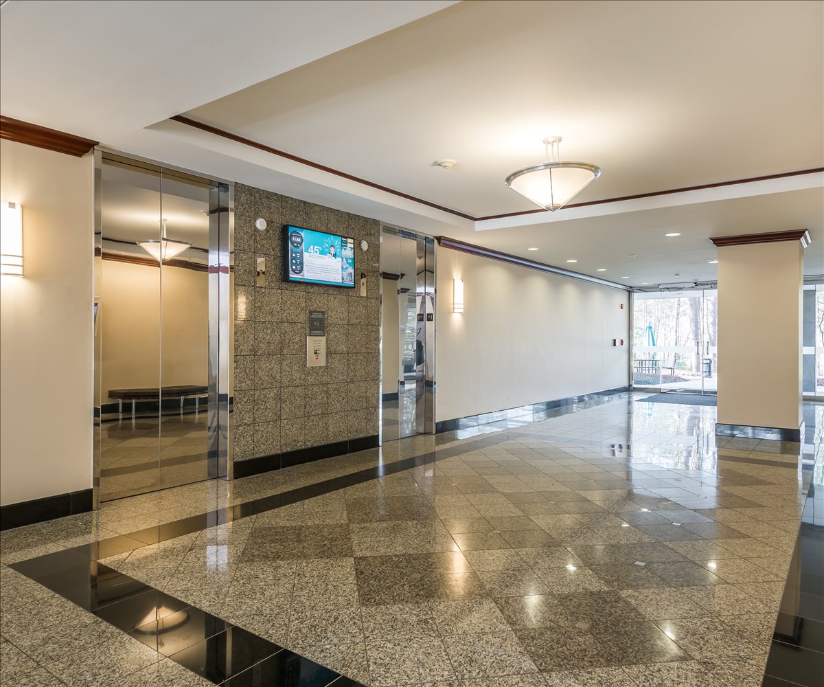 2302 Parklake Drive, Northlake Office Images