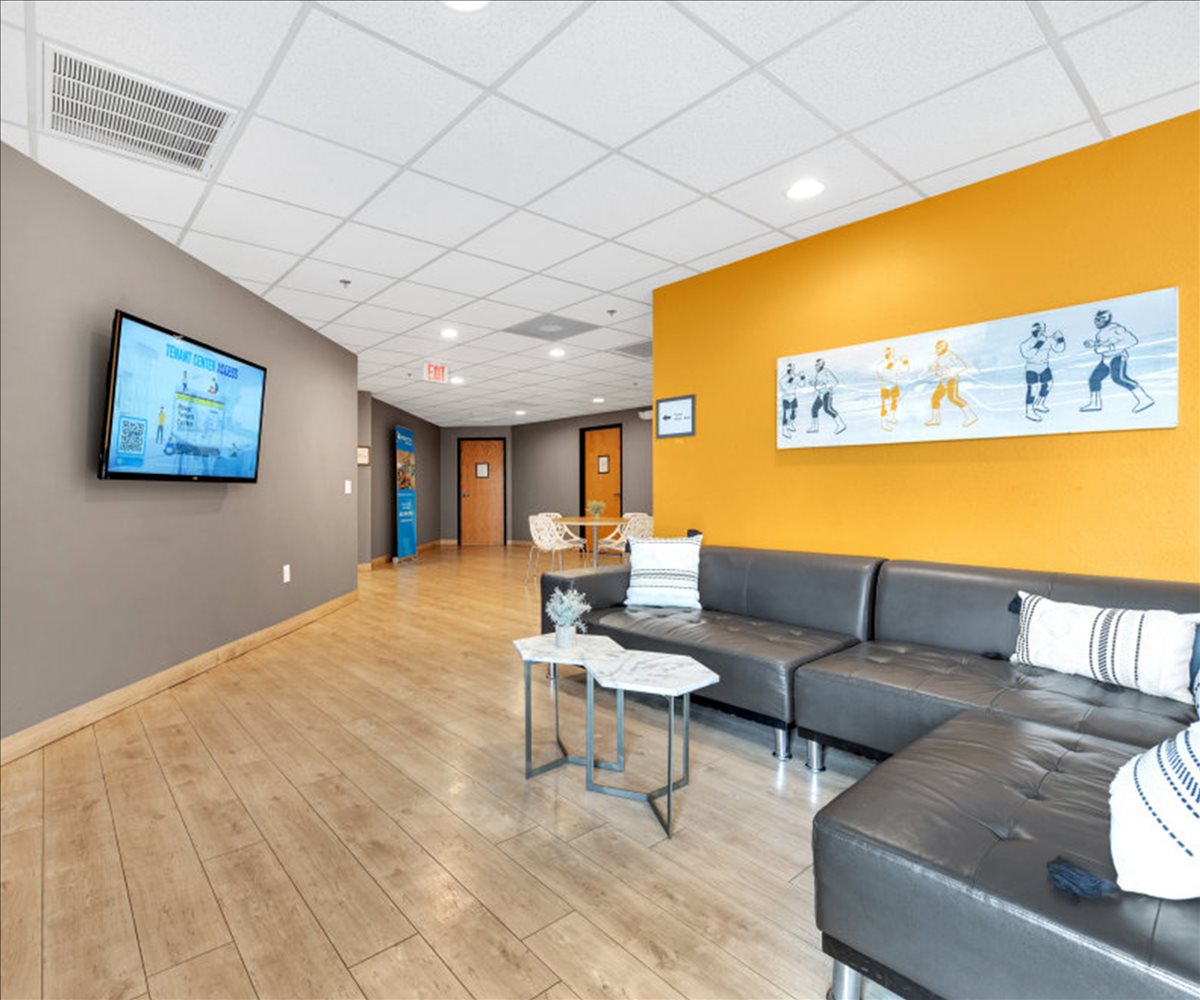 Lakeside Center, 11225 N 28th Dr, North Mountain Village Office Space - Phoenix