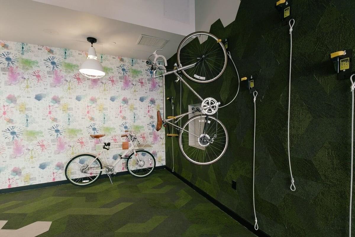 2120 University Avenue Office Images