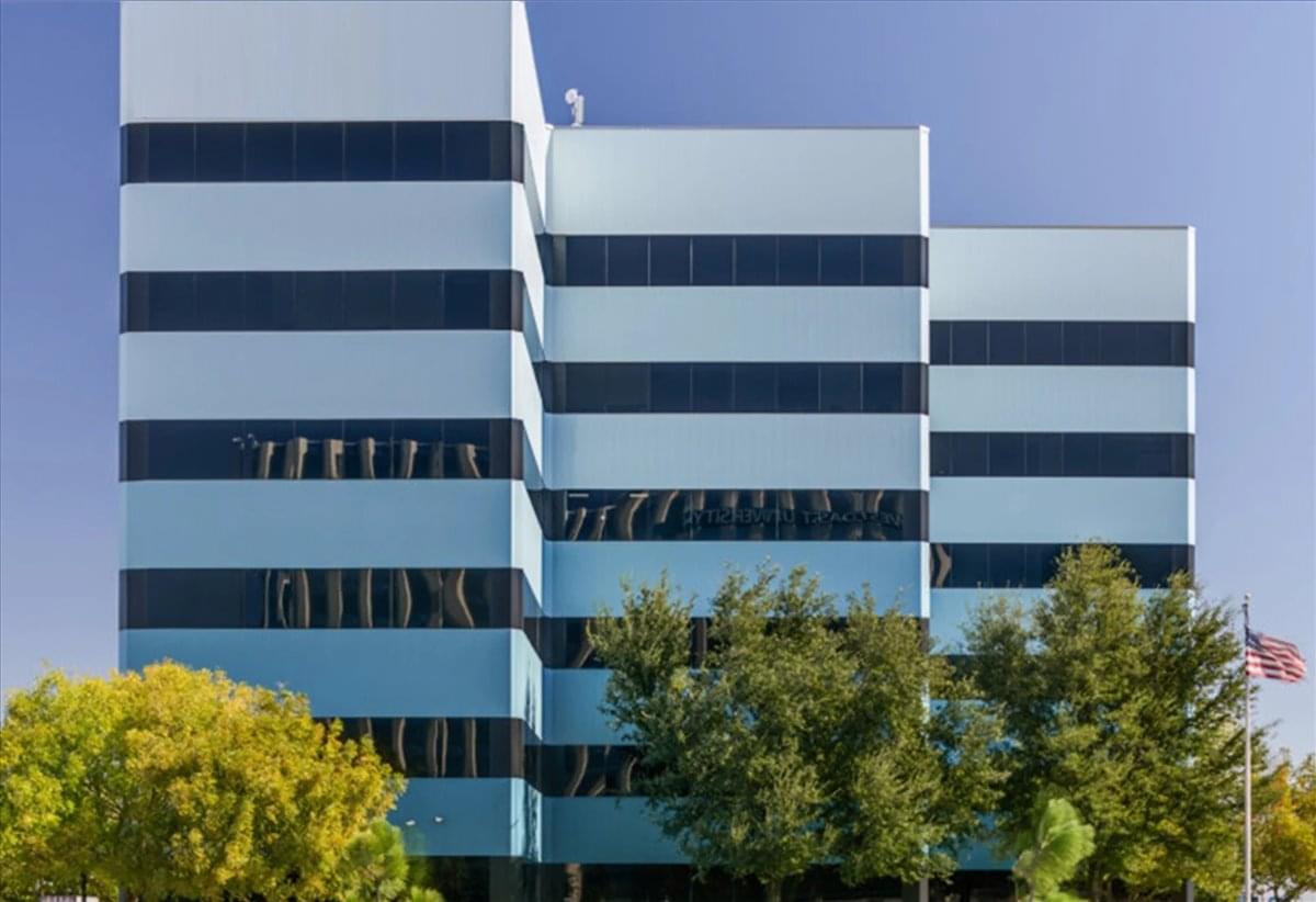 Eighty-Five Hundred Stemmons available for companies in Dallas