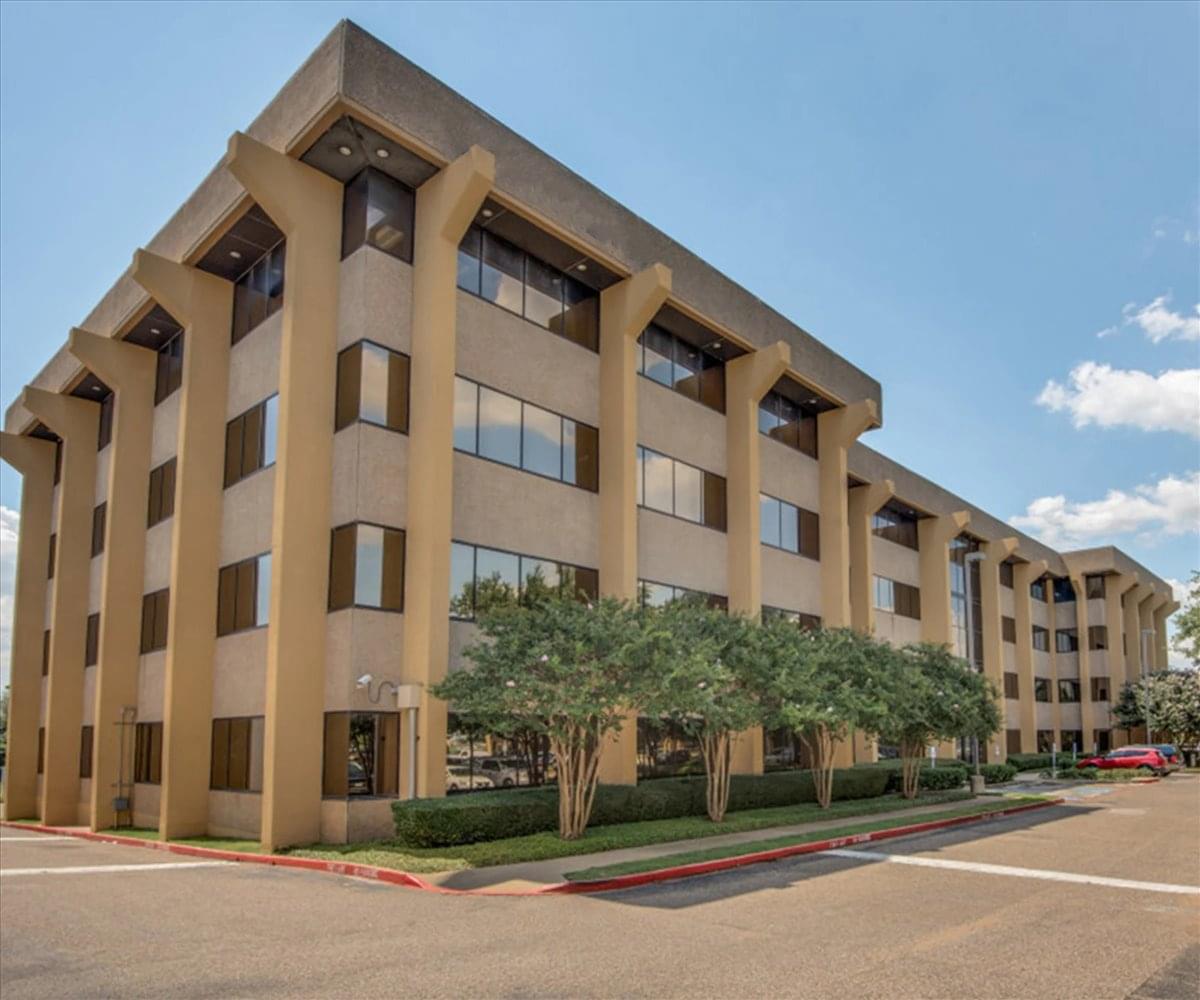 Lyndon Office Plaza available for companies in Dallas