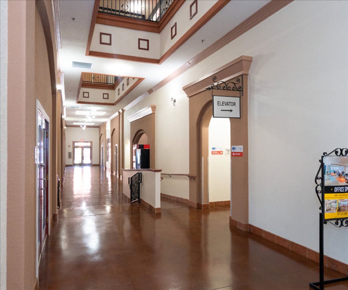 1500 North Main Street Office Images