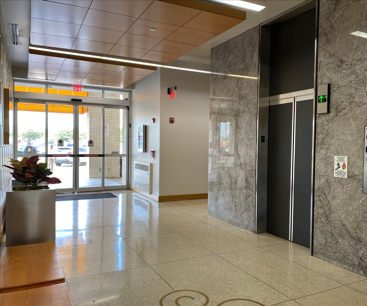 1500 North Main Street Office Images