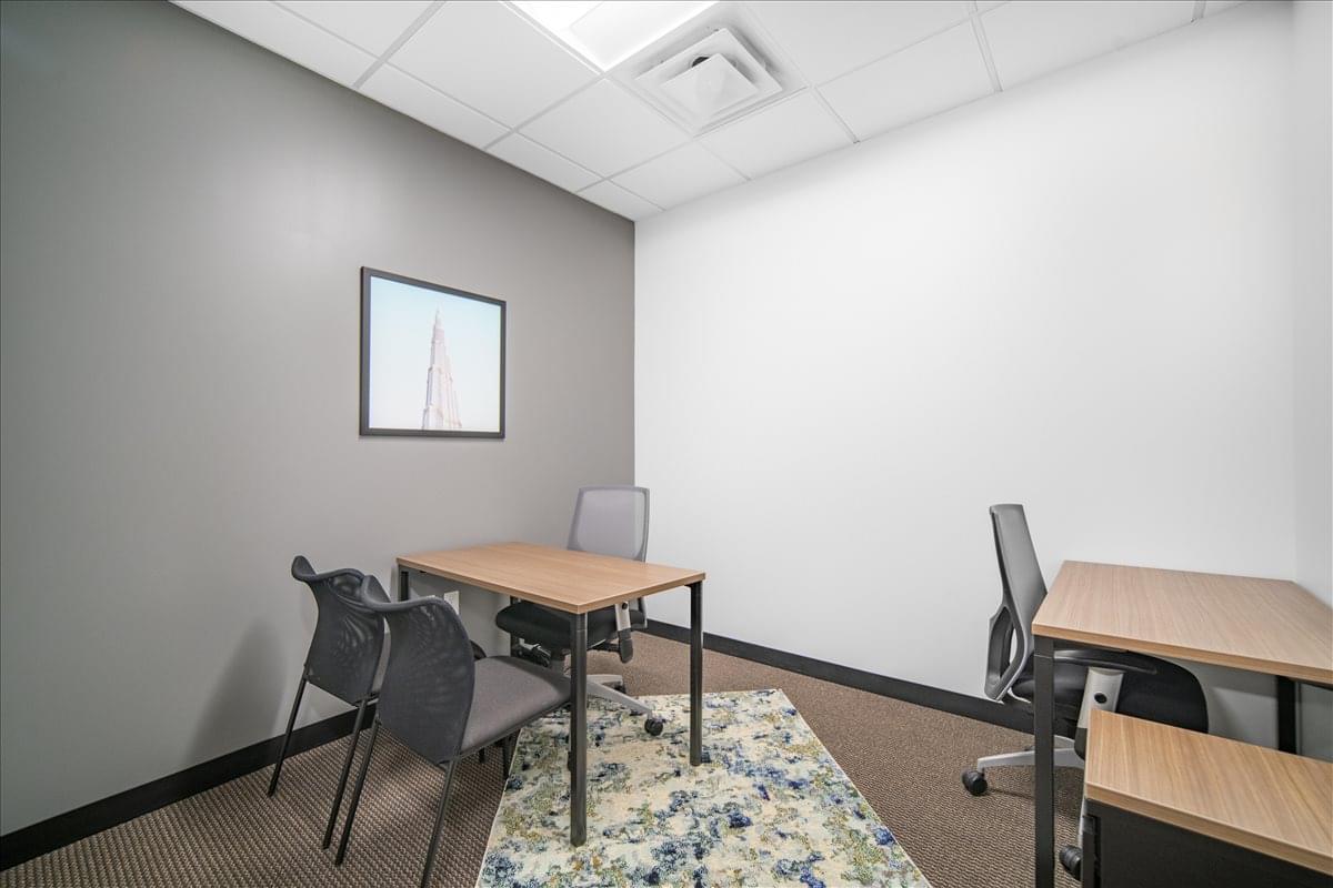 The Peak @ 7301, 7301 N 16th St Office Images