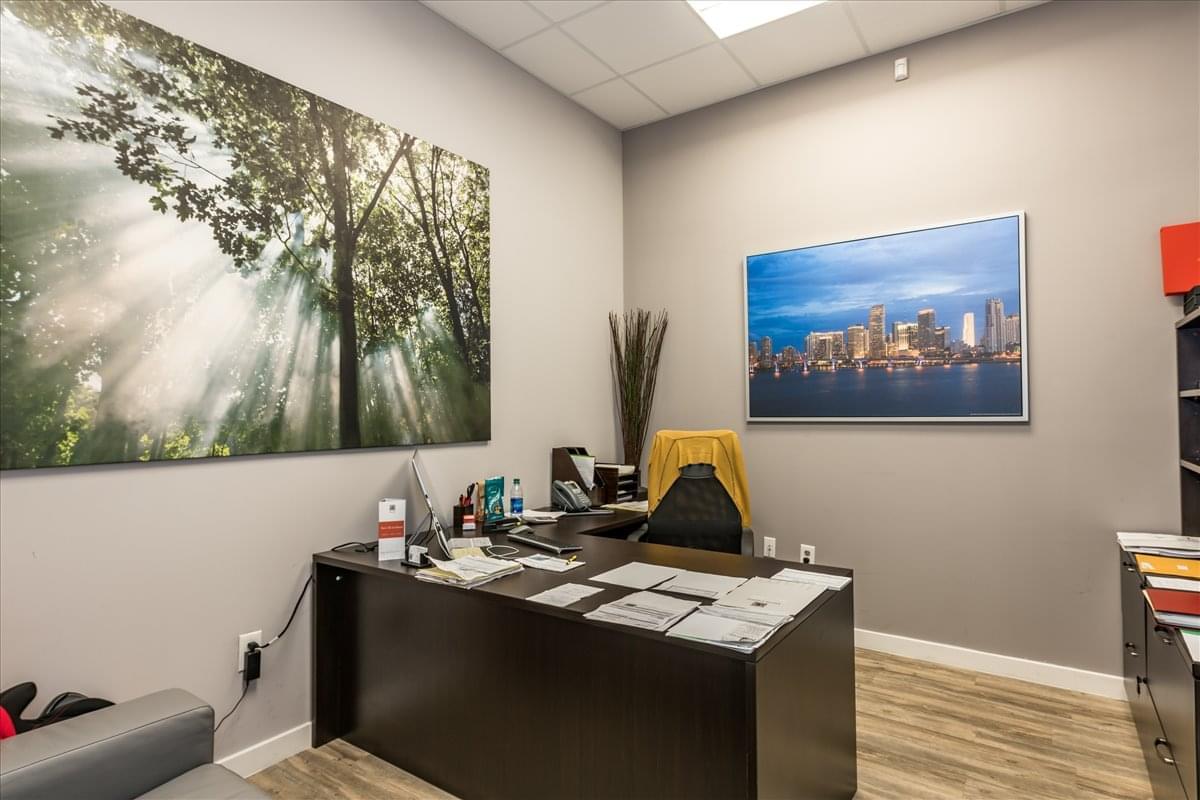 1946 Tyler St available for companies in Hollywood