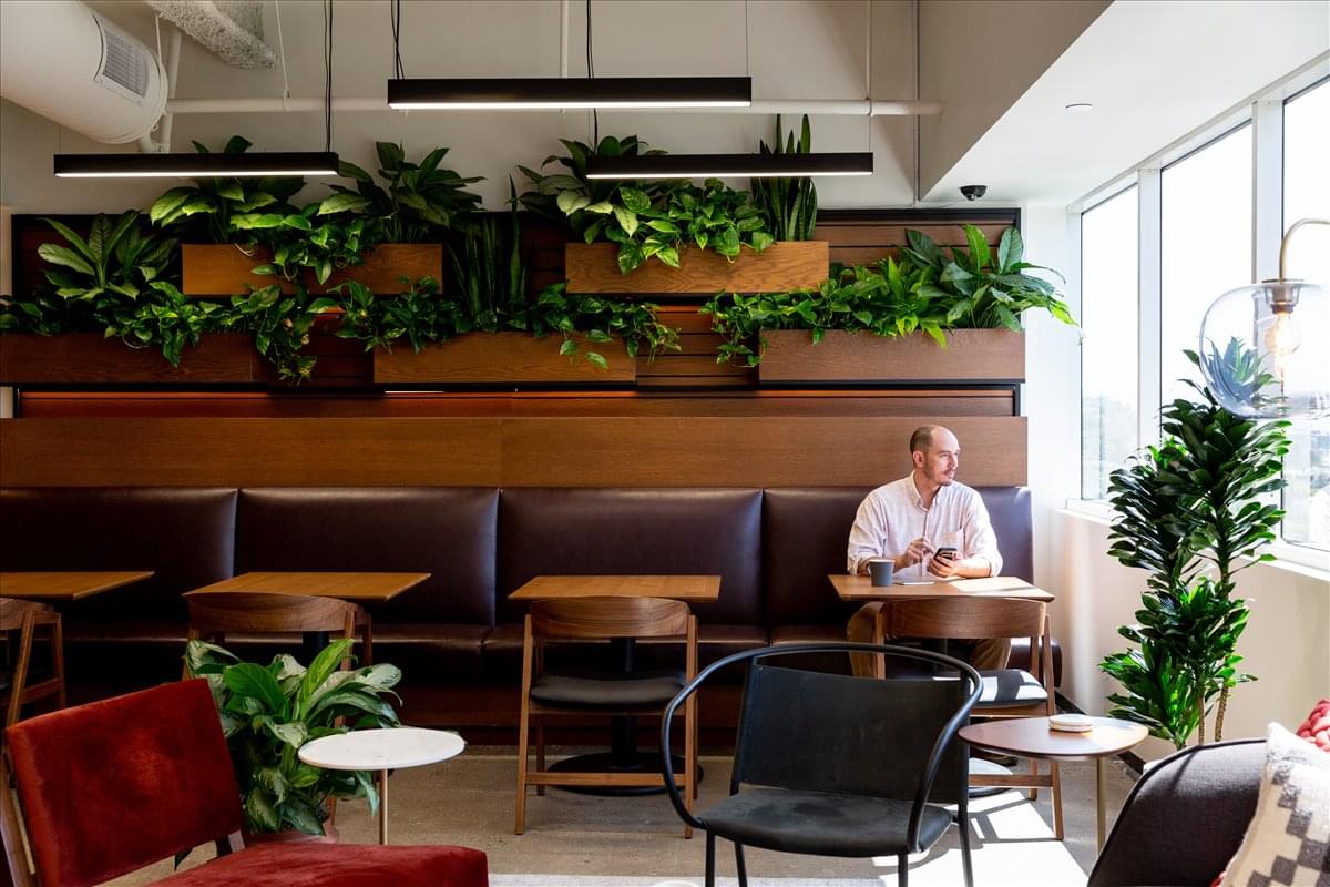 9255 Sunset Blvd Office Images