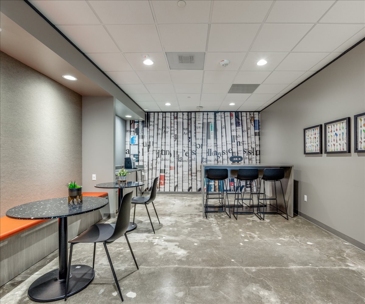 Wells Fargo Plaza Northwest, 13201 Northwest Fwy, Fairbanks / Northwest Crossing, West Side Office Images