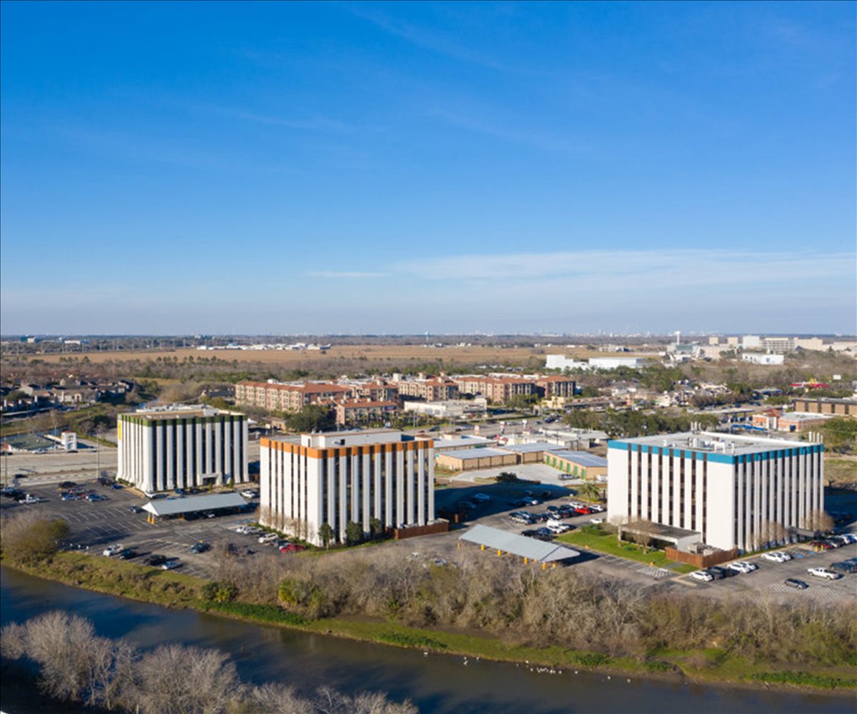 1120 NASA Parkway, Nassau Bay Office Images
