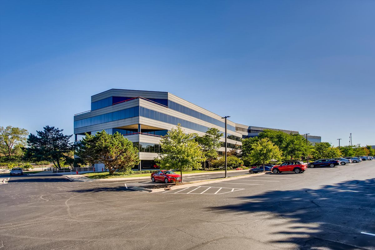 Corporetum Office Campus, 650 Warrenville Rd Office Images