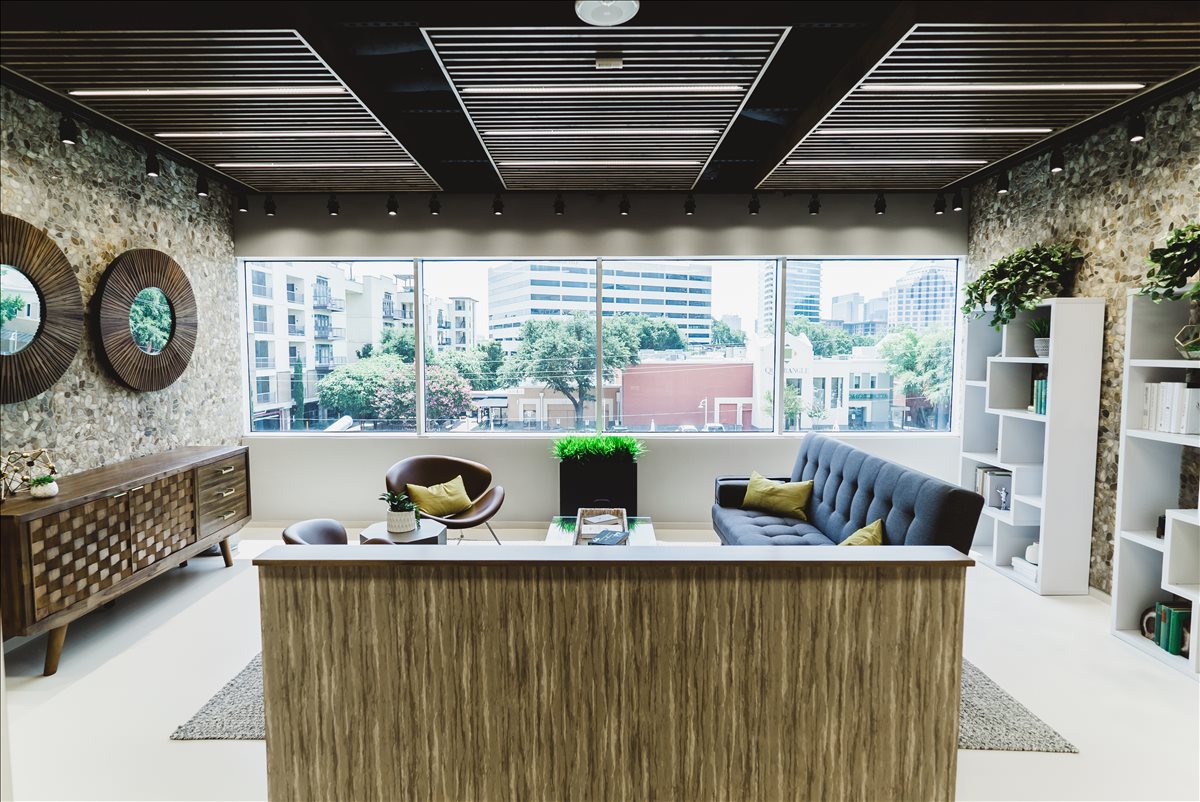 2626 Cole Ave, Oak Lawn Office Images