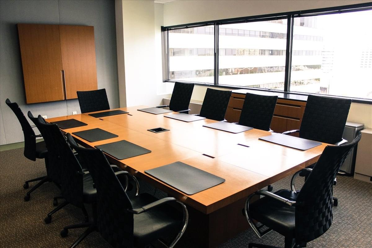 8200 Greensboro Dr Office Images