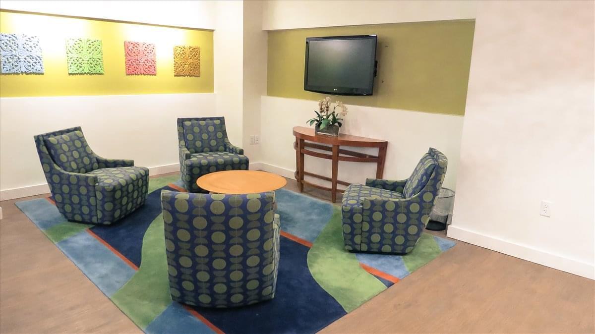 8200 Greensboro Dr Office Images