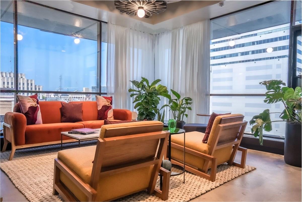 823 Congress Ave Office Images