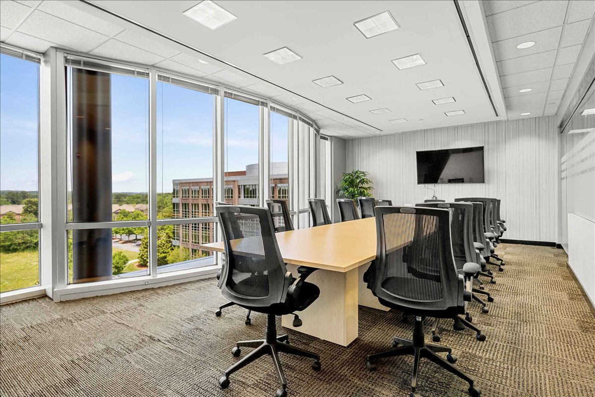 Deerfield Corporate Centre, 13010 Morris Rd Office Images