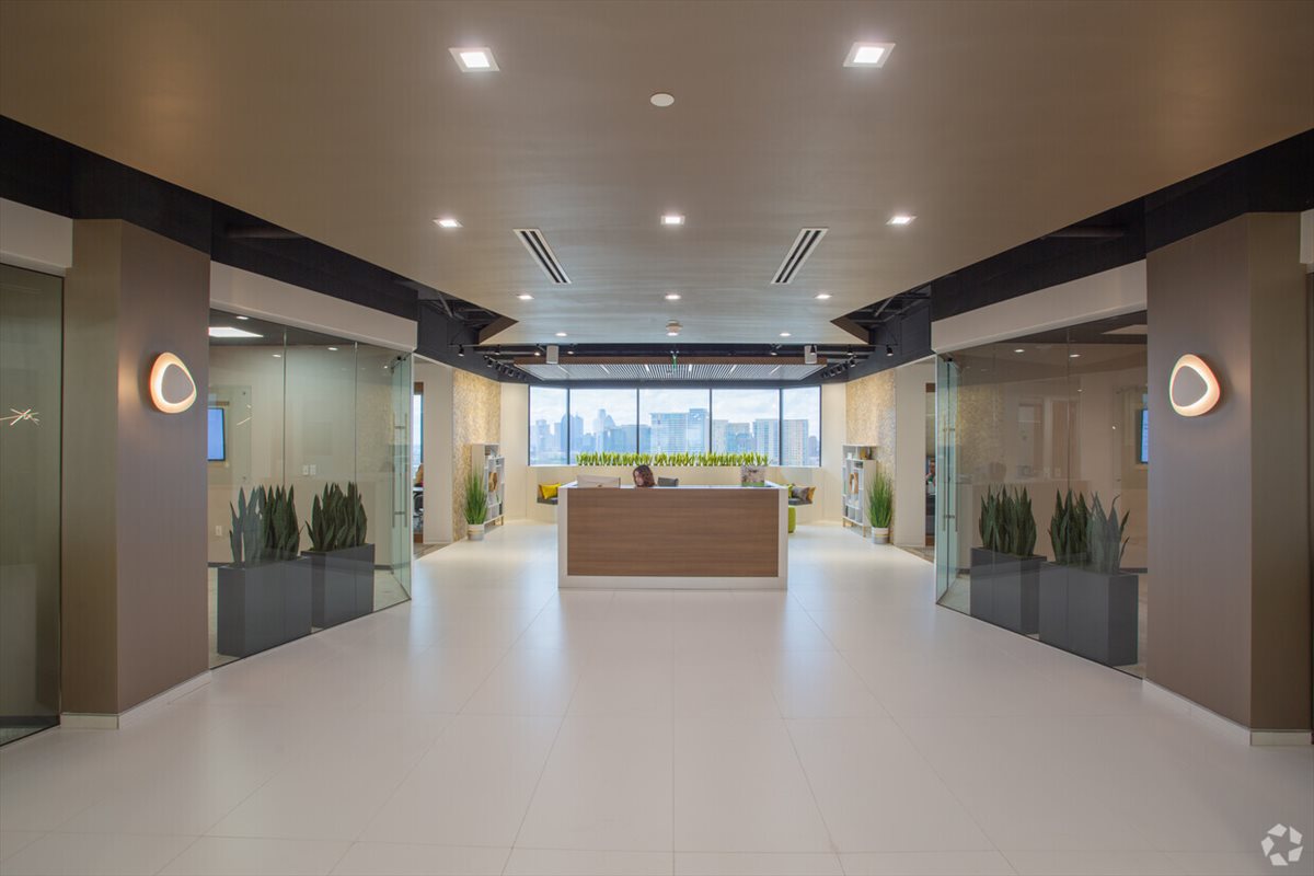 4131 N Central Expy, Oak Lawn Office Space - Dallas
