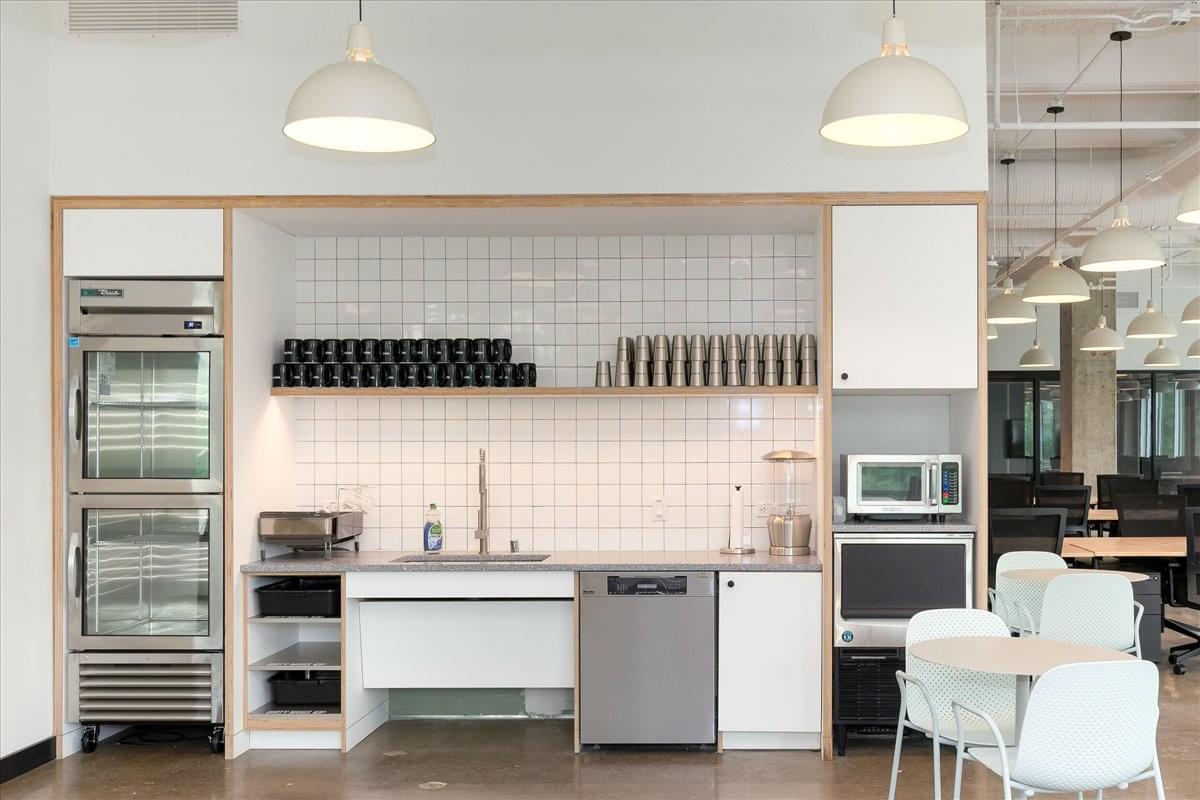 6900 Dallas Parkway Office Images