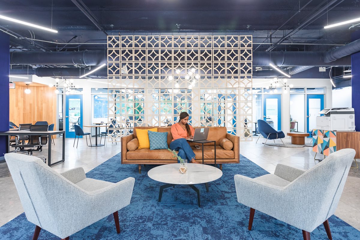 1122 Lady Street Office Images