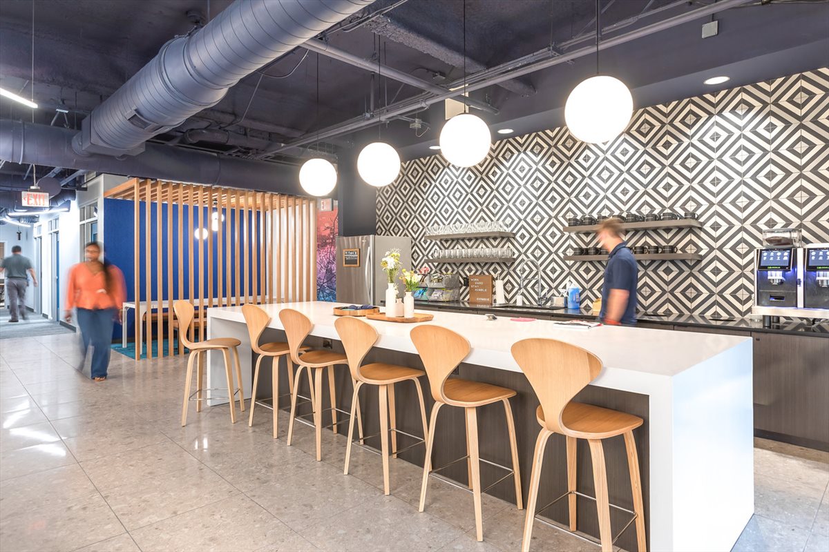 1122 Lady Street Office Images