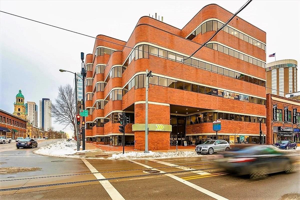 Cathedral Square Center available for companies in Milwaukee