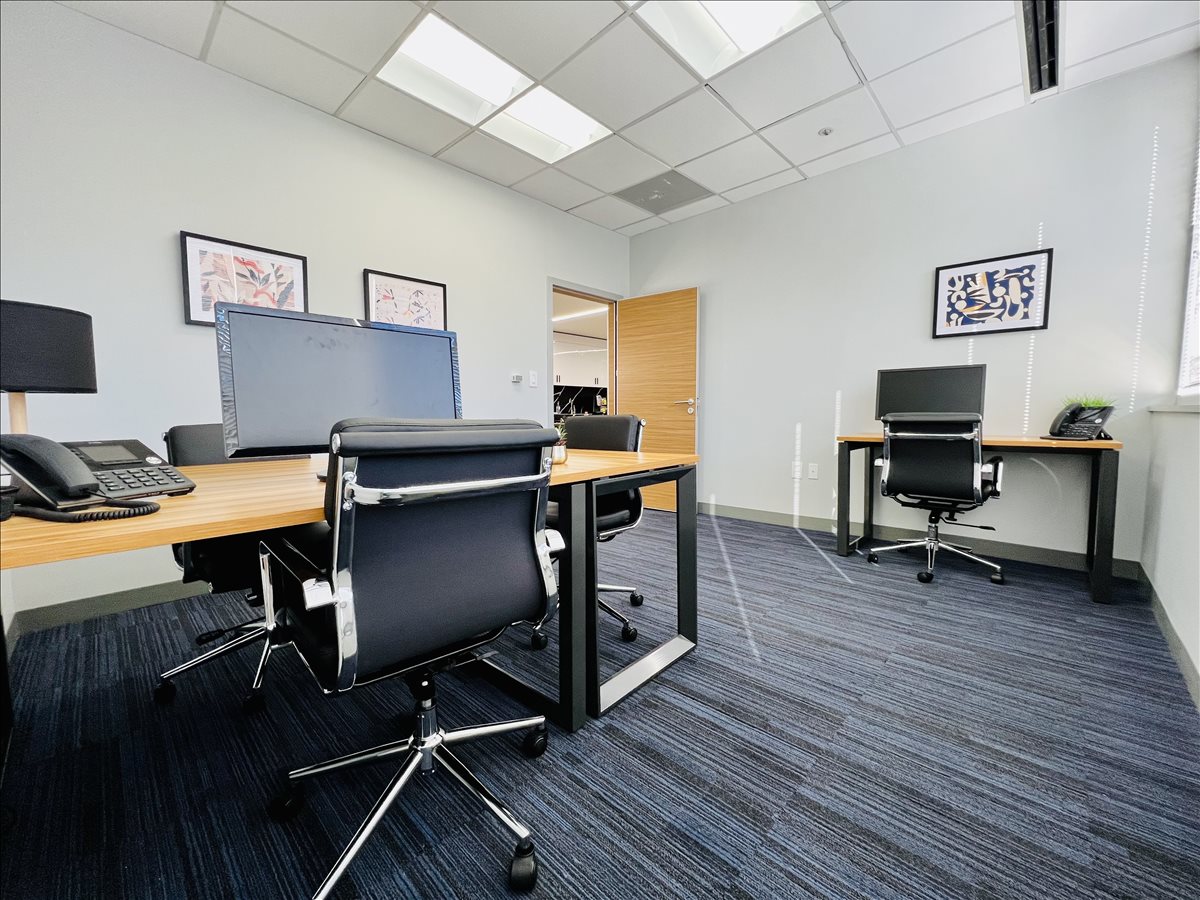 1420 Spring Hill Rd, McLean Office Images