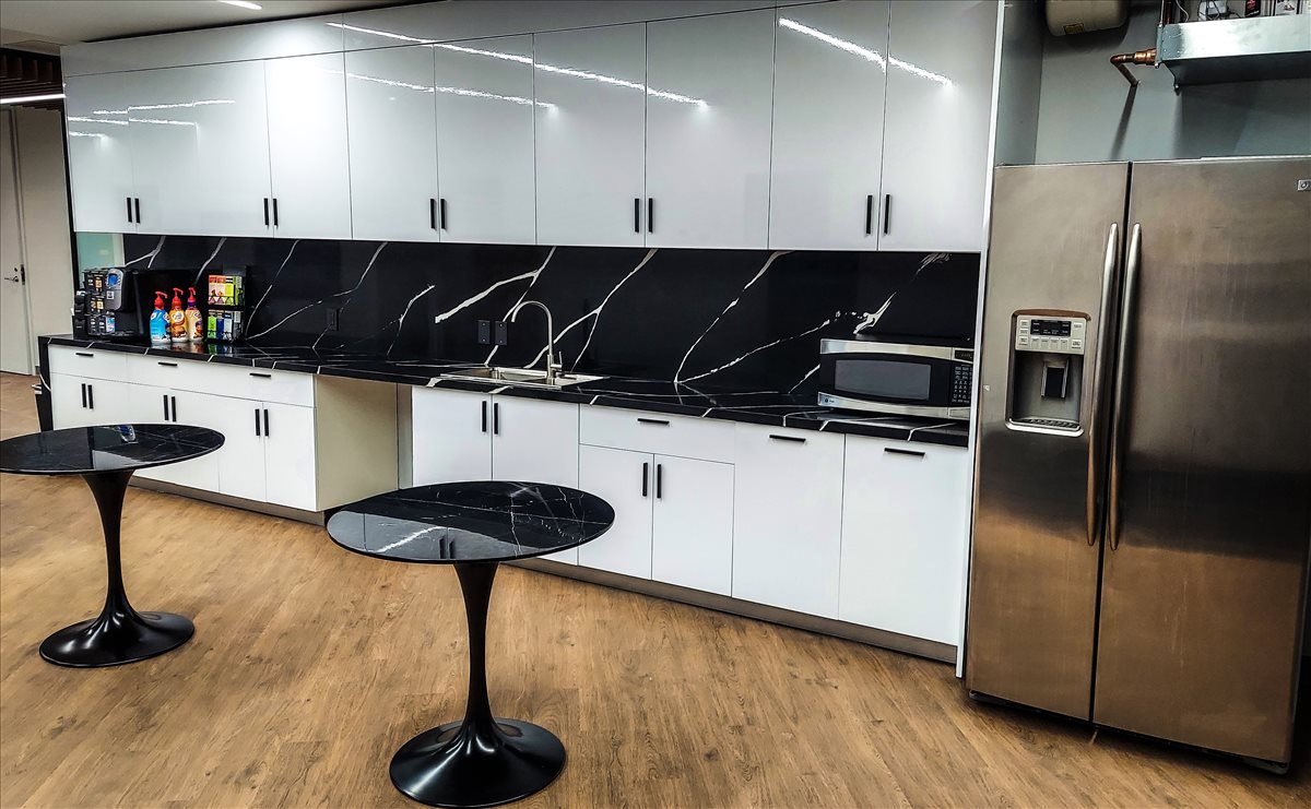 1420 Spring Hill Rd, McLean Office Images