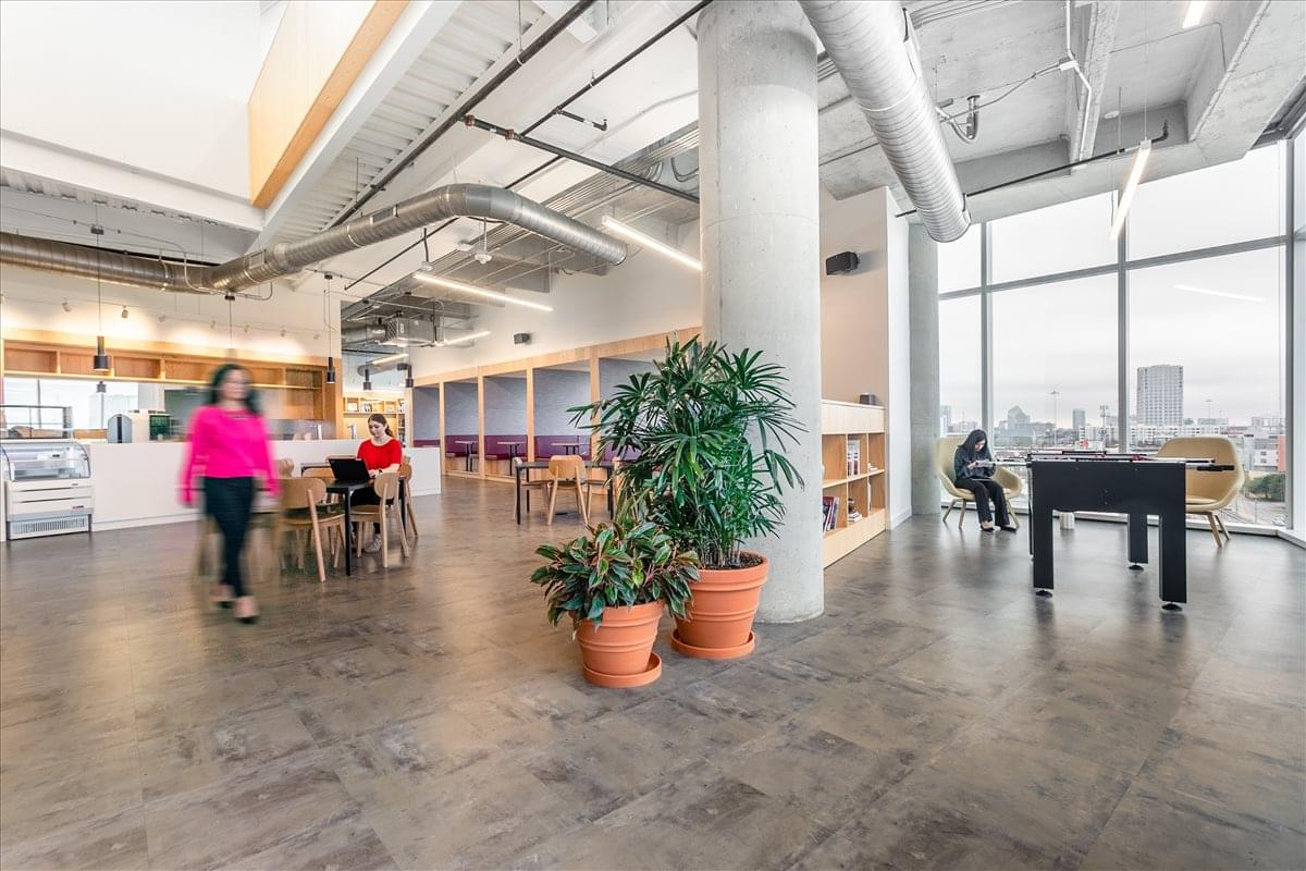 2550 Pacific Ave, Dallas Office Space - Dallas