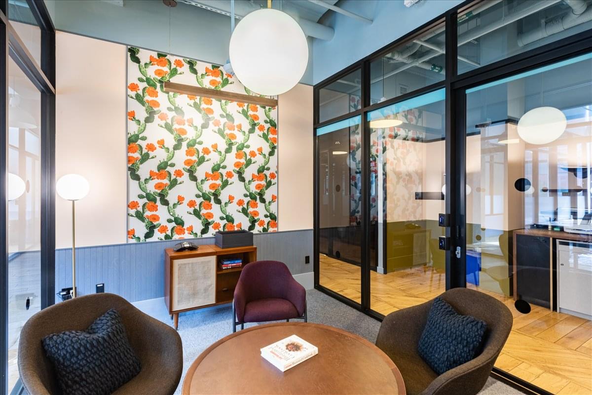 810 7th Street Office Images