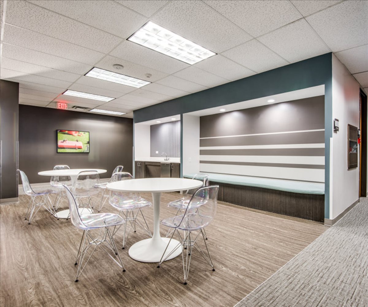 12000-12100 Ford Rd, III Metro Square Office Images