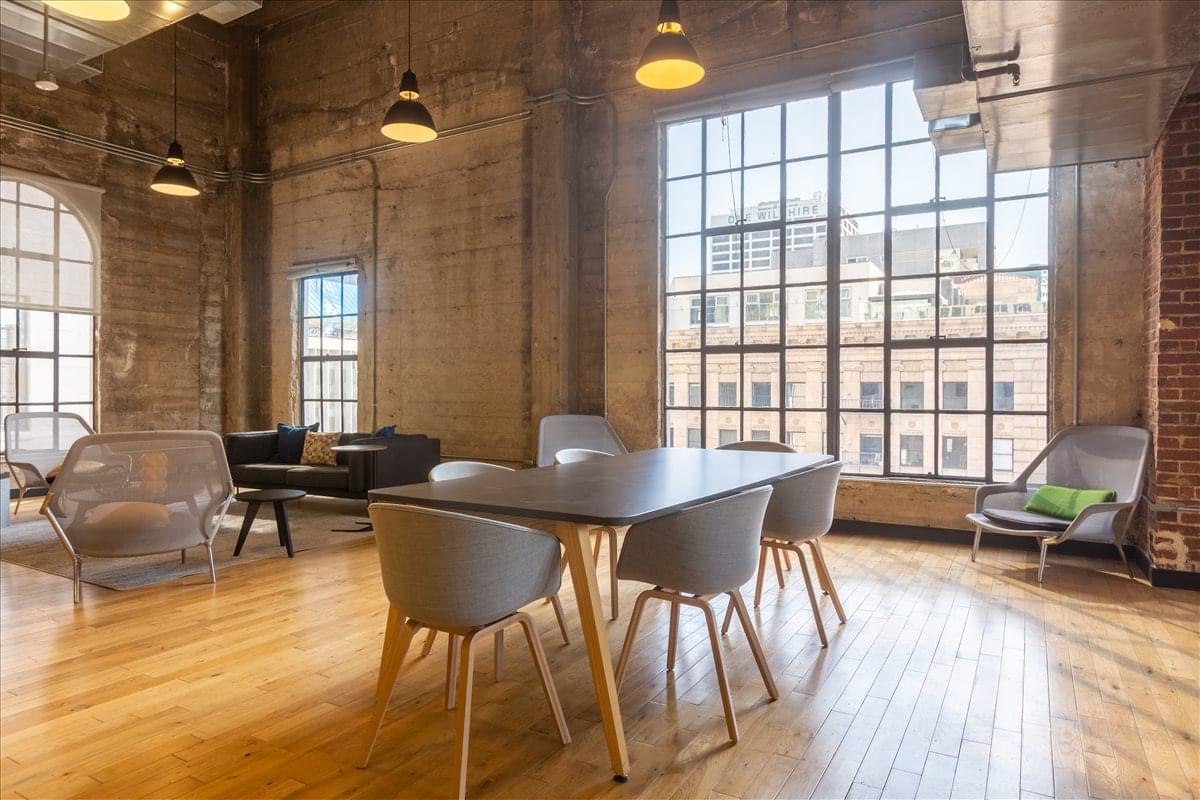 811 West 7th Street Office Space - Los Angeles