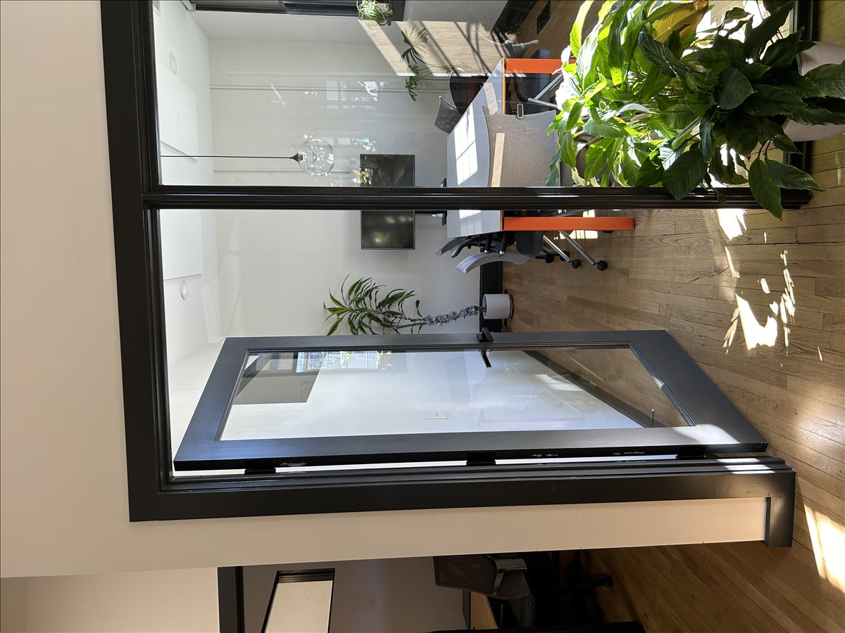 102 Hillsboro Street Office Images