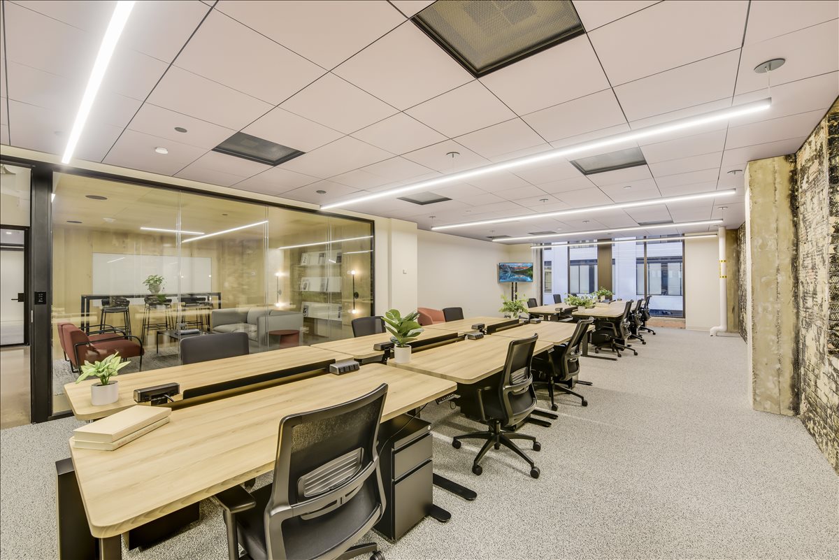 801 South Marquette Avenue Office Images