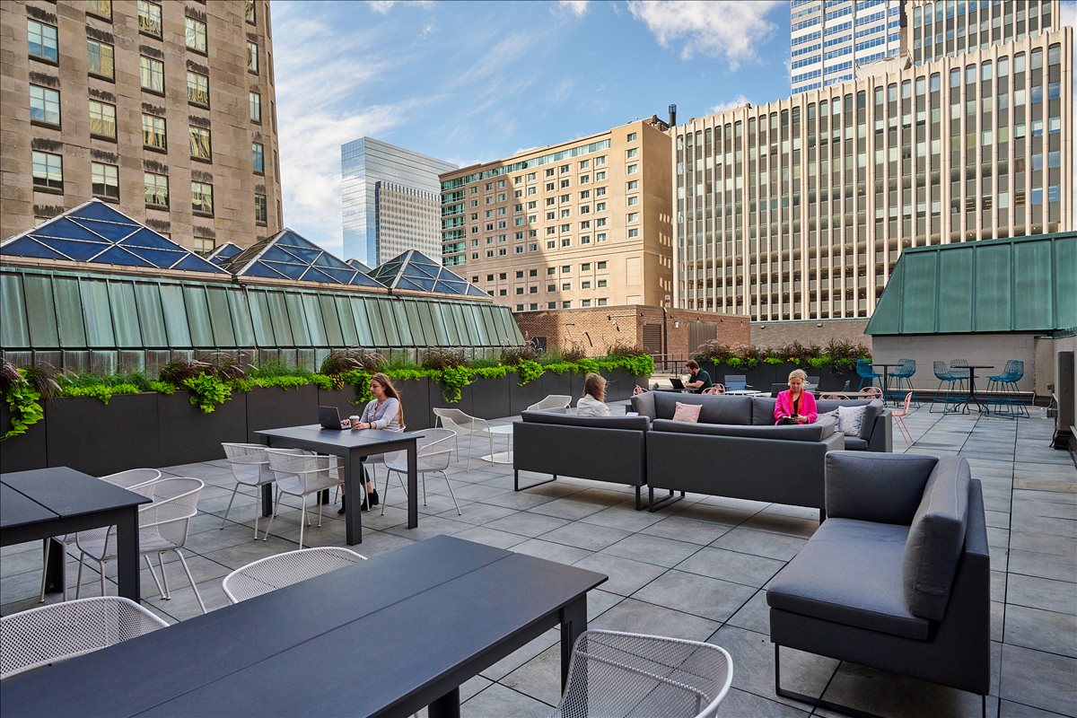 801 South Marquette Avenue Office Images