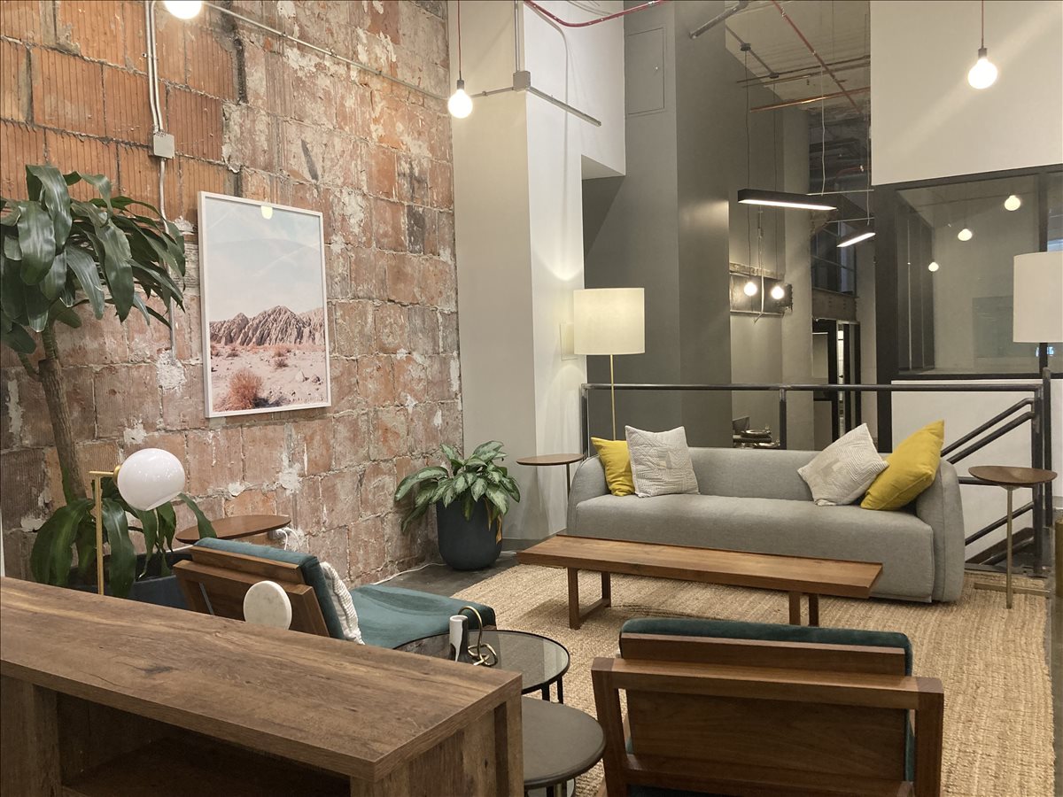 600 West Jackson Boulevard, Suite 100 Office Images