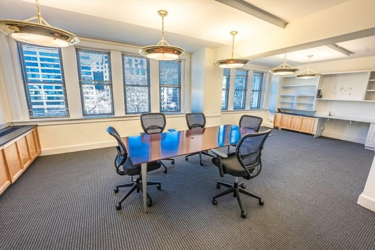 5290 Shawnee Road, Suite 200 & 201 Office Images