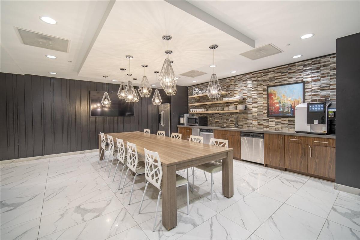 Washington Square, 1050 Connecticut Avenue NW, Downtown DC Office Space - Washington DC