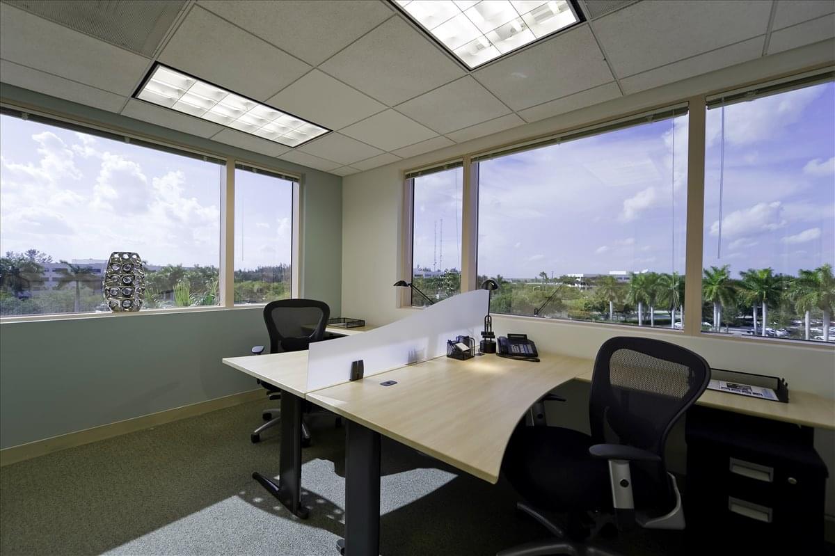 Sawgrass Centre, Sawgrass International Corporate Park, 1560 Sawgrass Corporate Pkwy Office Space - Sunrise