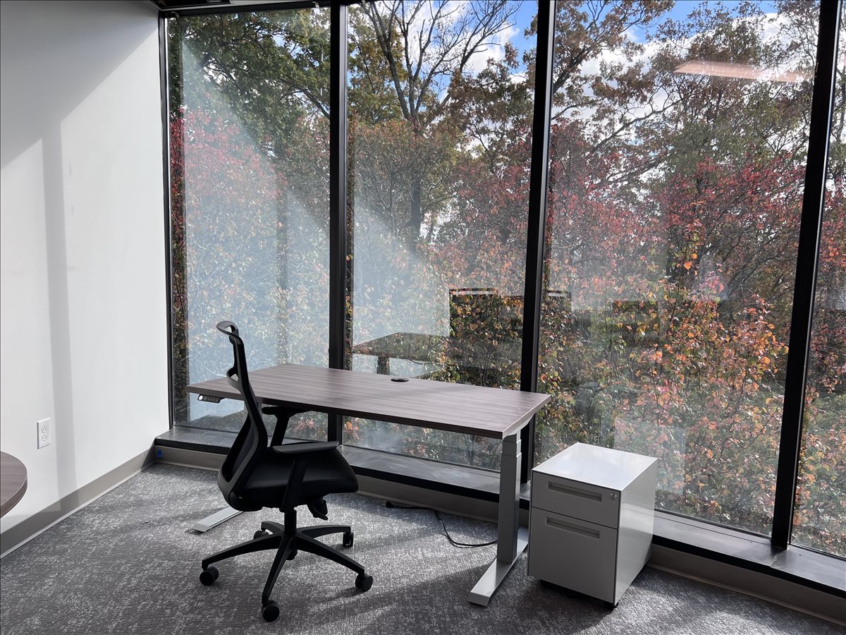 214 Overlook Circle, Suite 200 Office Images