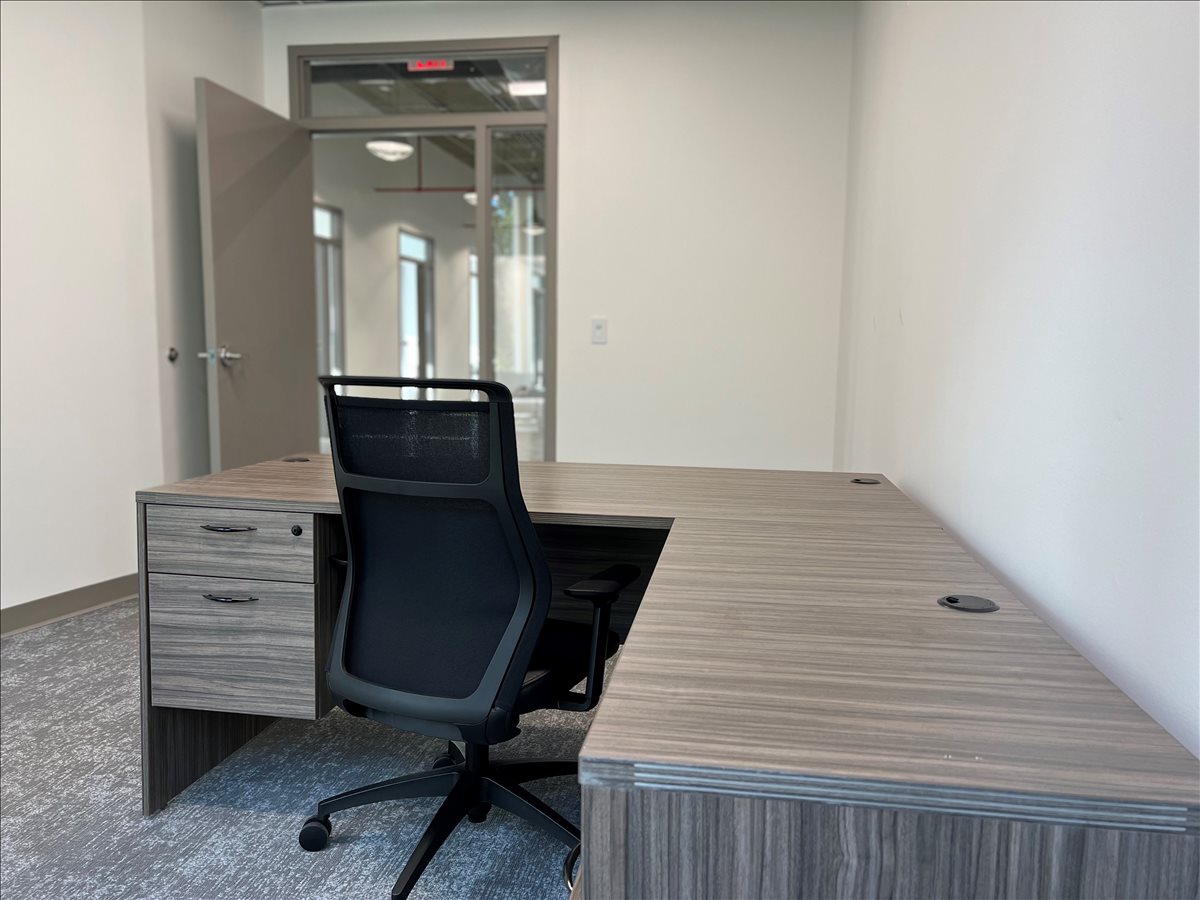 214 Overlook Circle, Suite 200 Office Images