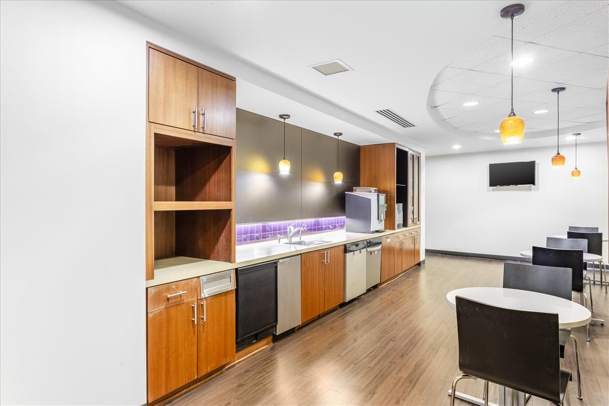 Two Pershing Square, 2300 Main St, Crown Center Office Space - Kansas City