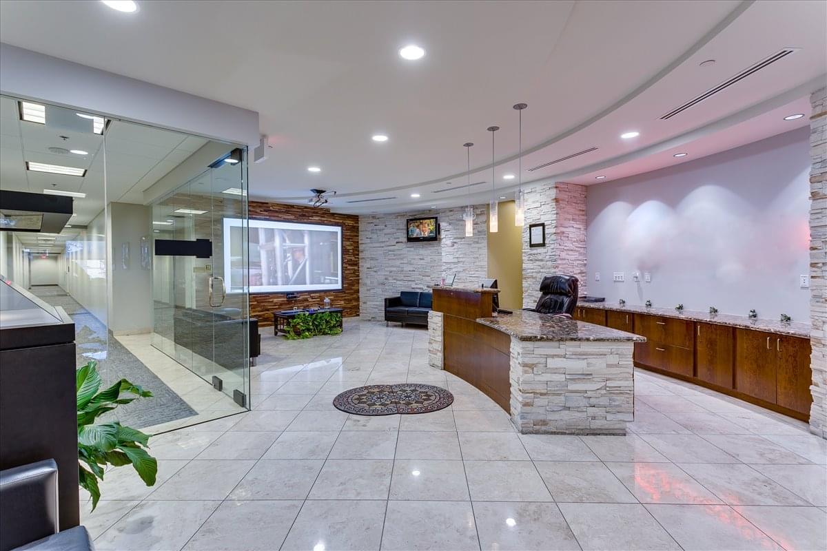 6751 North Sunset Boulevard available for companies in Peoria