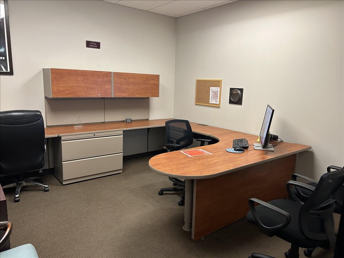 6751 North Sunset Boulevard, Suite 320 Office Images