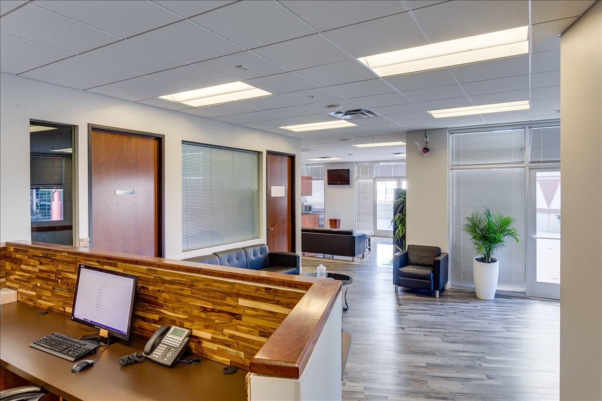 6751 North Sunset Boulevard, Suite 320 Office Images