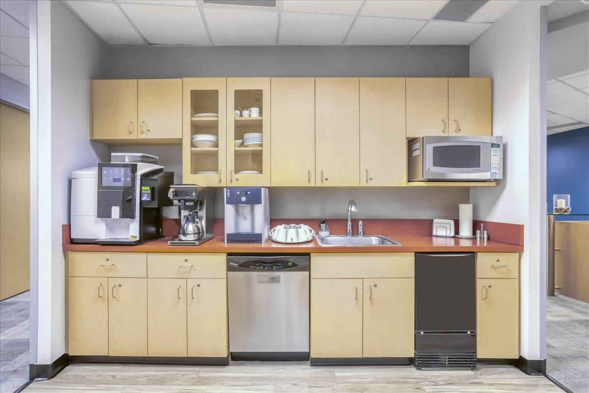 Summit Woods II, 300 E Business Way, Blue Ash, Sharonville Office Images