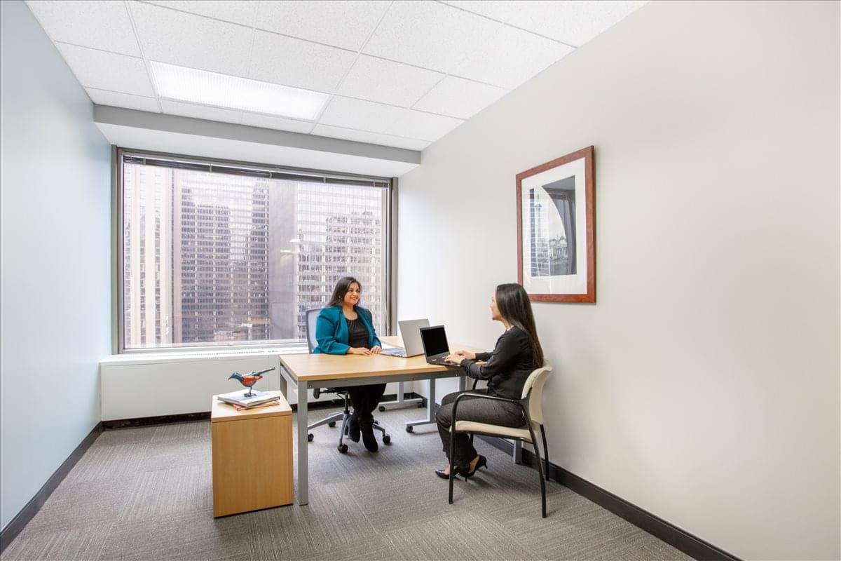 401 North Michigan, Magnificent Mile Office Images