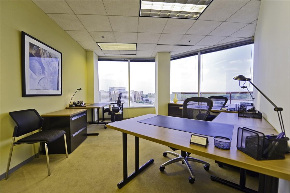 5600 N River Rd, Suite 800 Office Images
