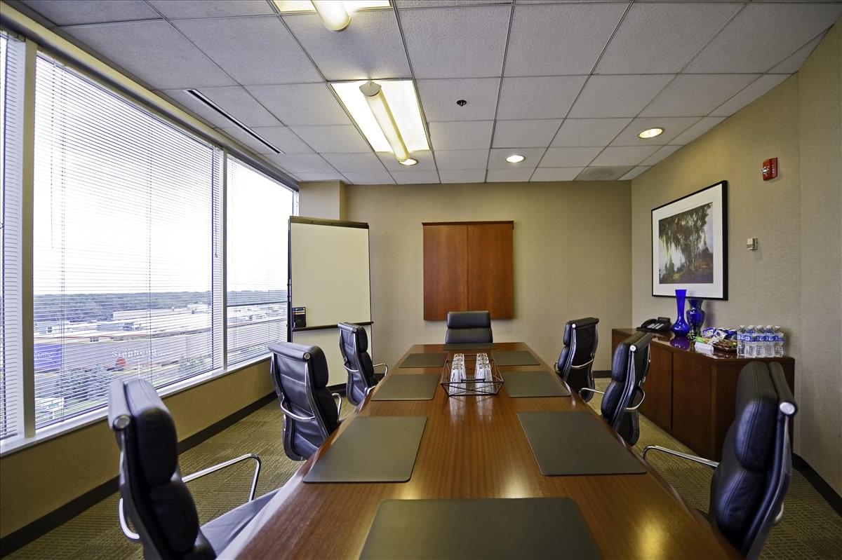 5600 N River Rd, Suite 800 Office Images